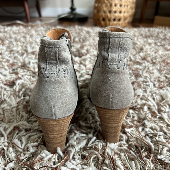 Aquatalia Grey Leather Zip Closure Heeled Booties Size 9 - Picture 4 of 6